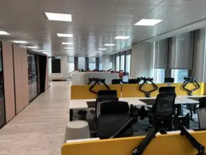 AFME hybrid desking system